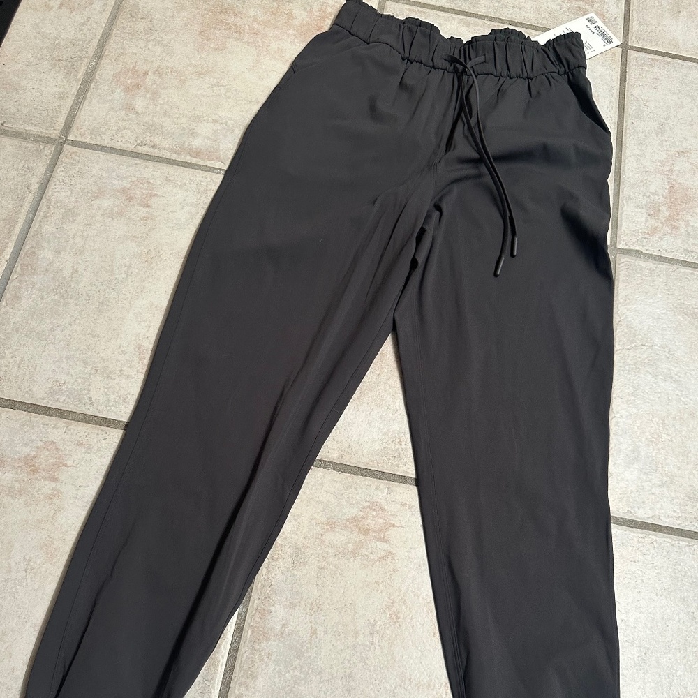 New Lululemon Stretch HR Jogger in grey sage